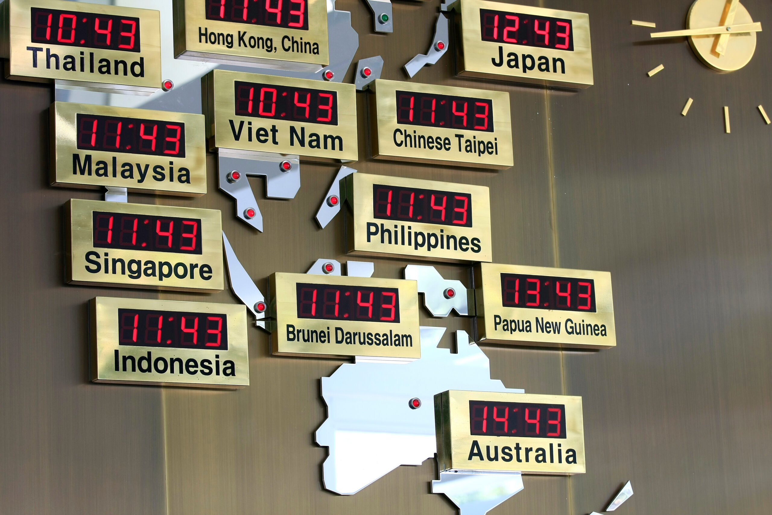 タイ・バンコクと日本の距離は？時差や飛行時間を調べてみる。
